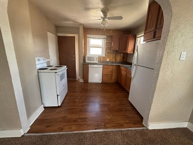 2110 E 13th St Unit 1
