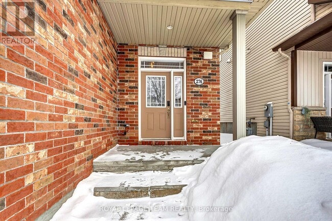 Photo - 276 Harthill Way