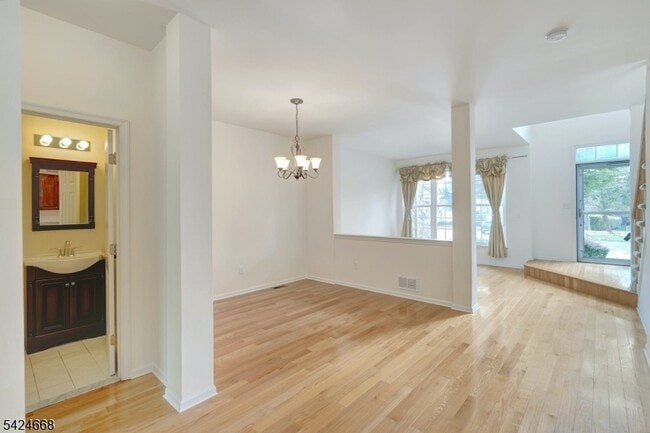 Photo - 18 Mountain View Dr