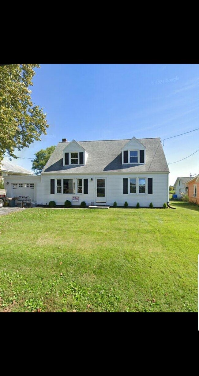 143 Elmwood Rd Rental For Rent in Lancaster, PA