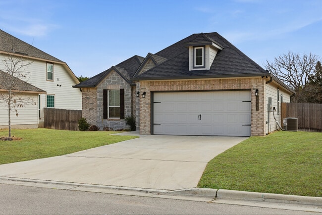 Photo - 5613 St Charles Dr