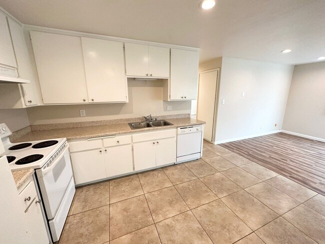 Photo - 9906 Buena Vista Dr Unit A