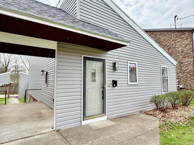 Photo - 1634 19th St