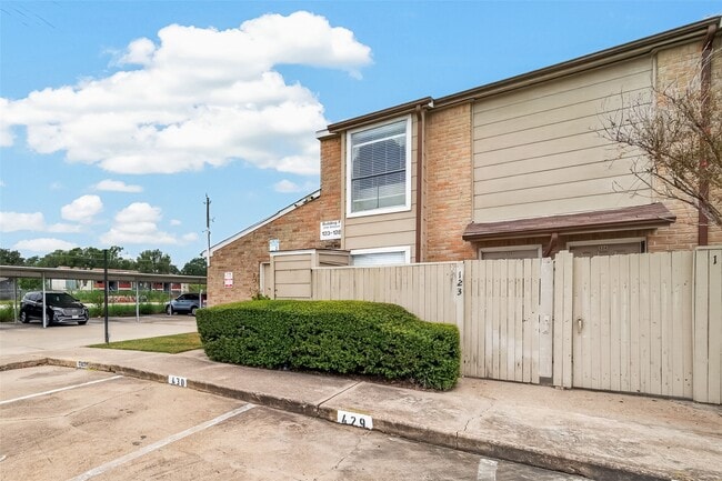 Photo - 2110 Wilcrest Dr Unit 123