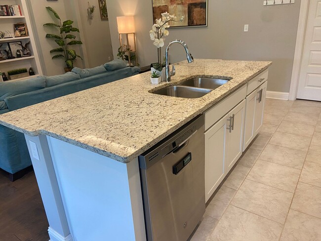 Photo - 166 Cullom Dr