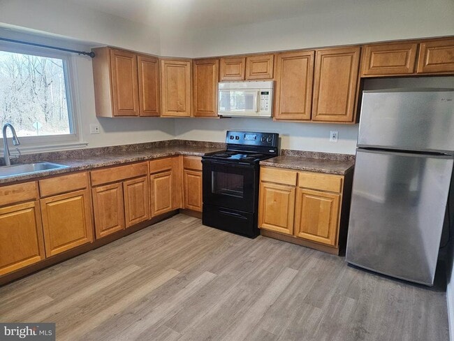 Building Photo - 1716 Julie Ct