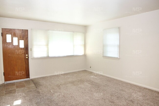 Photo - 627 S Grant Ave