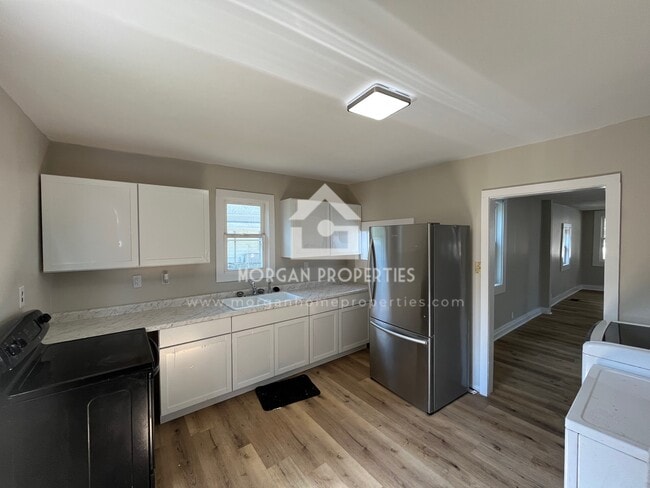 Photo - 537 W Jackson St