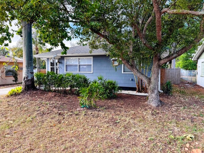 Photo - 704 Yelvington Ave