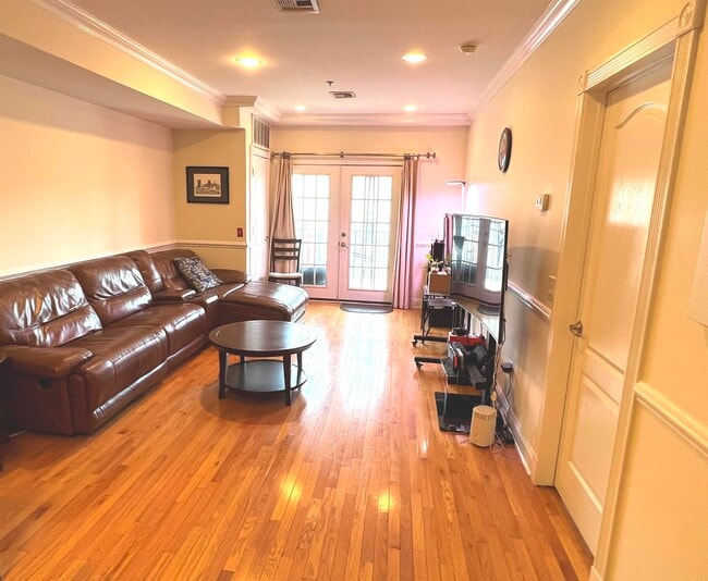 Photo - 719 Monroe St Unit 3
