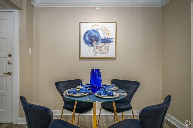 1HAB, 1BA - 900 ft² - Sapphire Resort Apartments