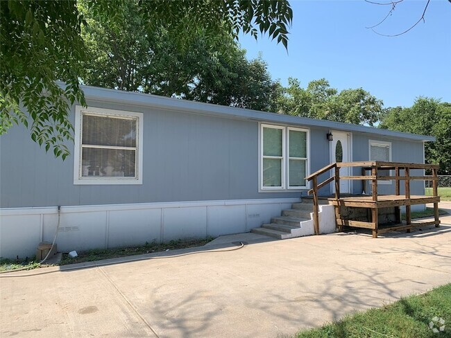 Building Photo - 1412 Sheri Ln S Rental