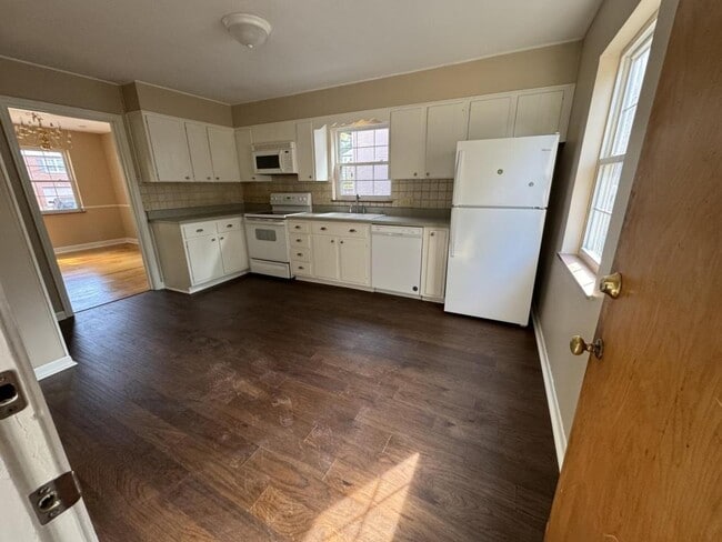 Photo - 1637 Upland Rd