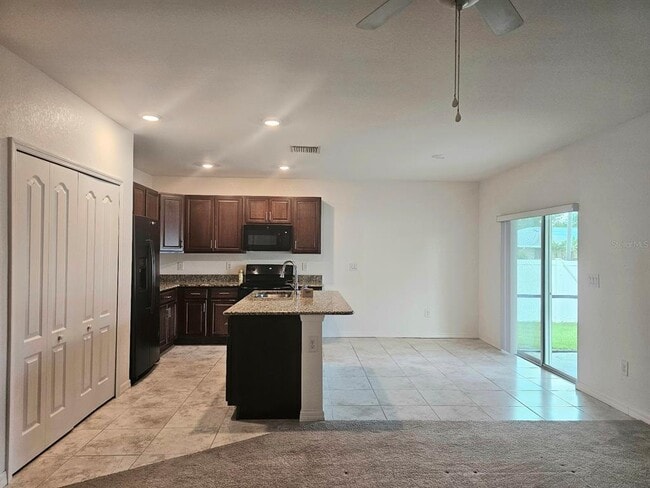Photo - 3050 Beacon Dr