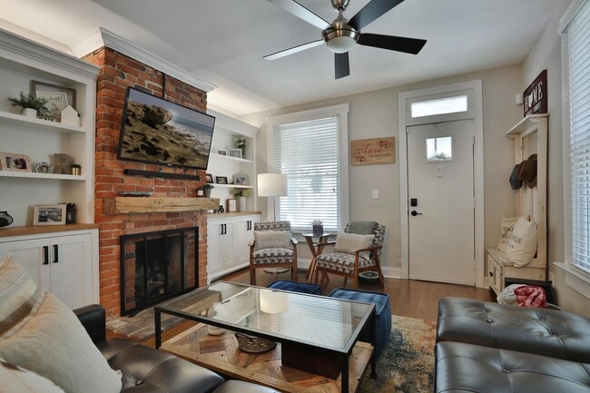 Photo - 976 N 4th St
