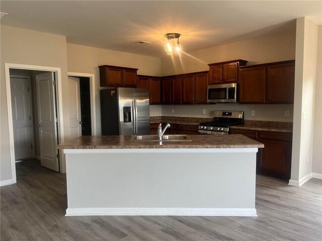 Photo - 1053 Sutherland Dr