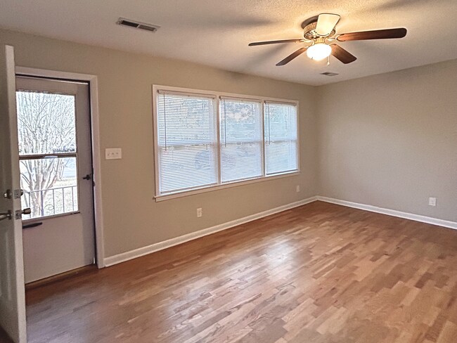 Photo - 408 Lynette Dr
