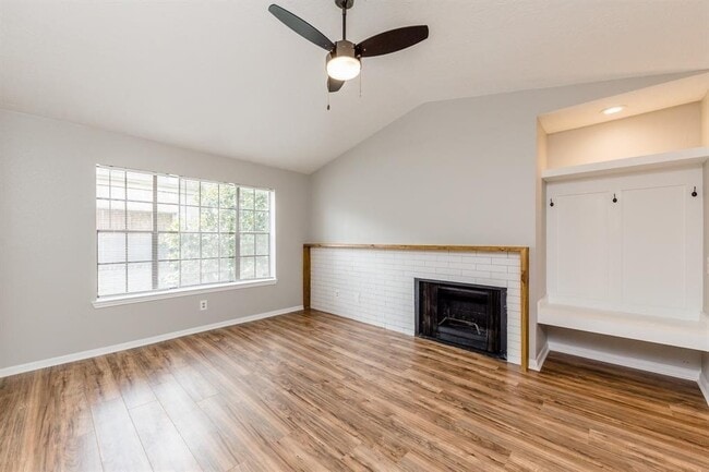 Photo - 14600 Fonmeadow Dr Unit 301