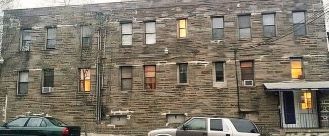 Building Photo - 5000 N 20th St Unit D5