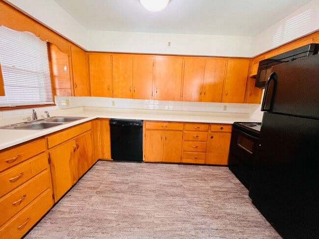 Photo - Single Family Home - 3 bedrooms and 1.5 bathrooms in Phelps Grove neighborhood. Ready for move-in...