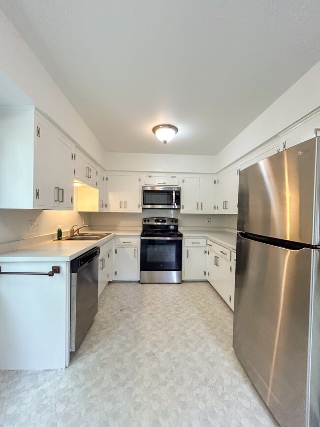 Photo - 6300-6310 Vernon Ave