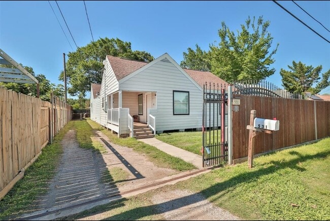 Building Photo - 531 Dogwood St Rental