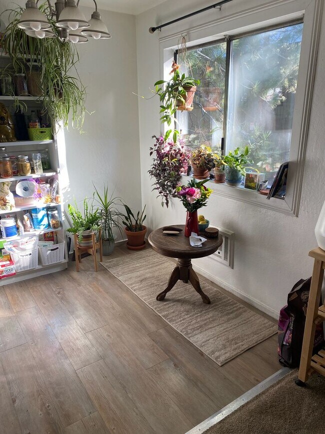 Photo - 477 Mono St Unit B