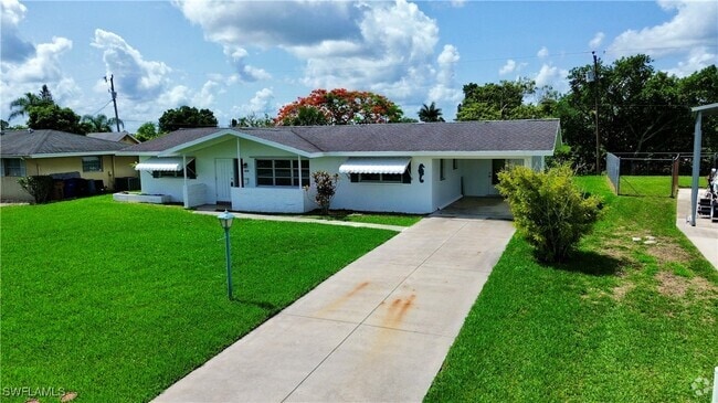 Building Photo - 800 Willow Dr Rental
