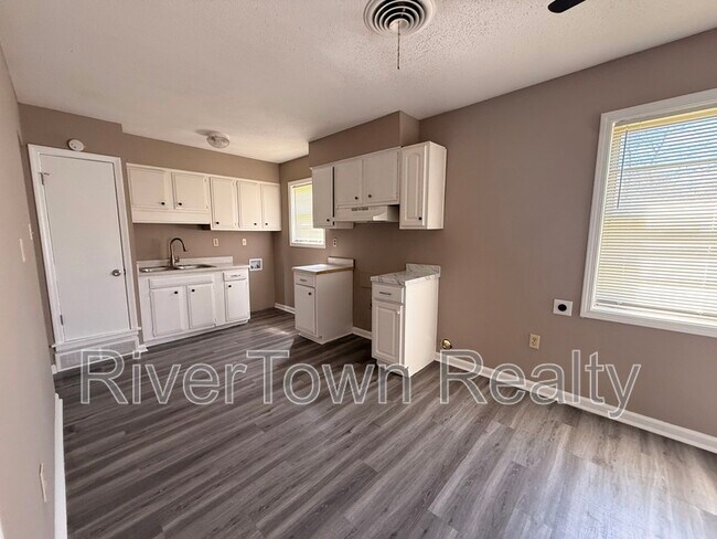 Photo - 348 Bonnell Ave