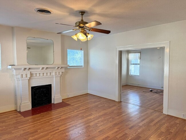 Photo - 1823-1811 11th St