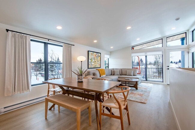 Photo - 27 4th St E Unit ID1387456P