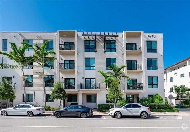 Building Photo - 4740 NW 84th Ct Unit 21 Rental
