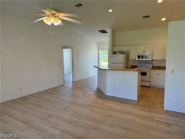 Photo - 544 SE 7th St