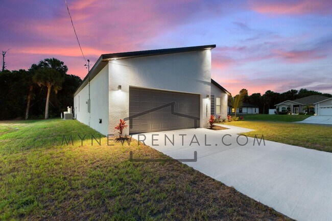 Photo - Deposit-Free! Modern, energy efficient hom...