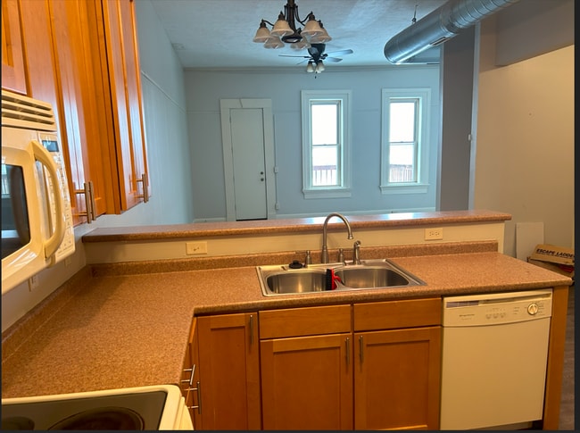 Building Photo - 118 S Main St Unit 118 S. Main B Rental