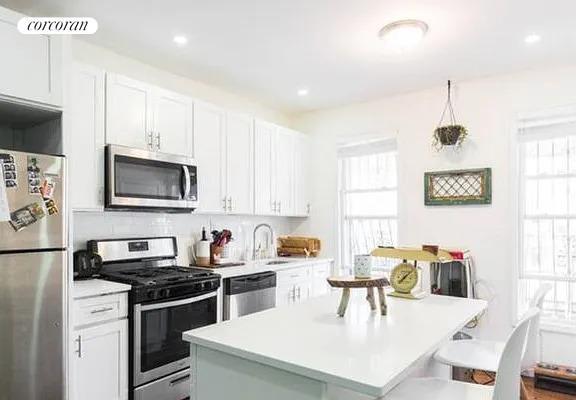 Photo - 110 Linwood St Apartment