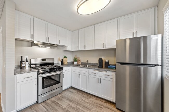 Photo - Sunnymead Apts