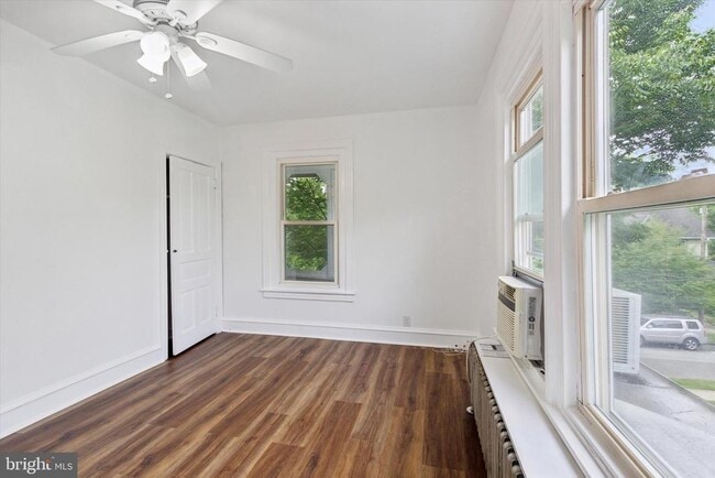 Photo - 313 Dartmouth Ave