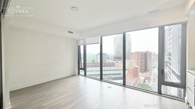 Building Photo - 8 Cumberland St Unit 1407-8 Cumberland St, Toronto, Ontario