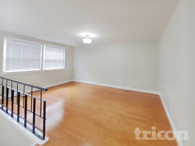 Photo - 9851 Branchleigh Rd