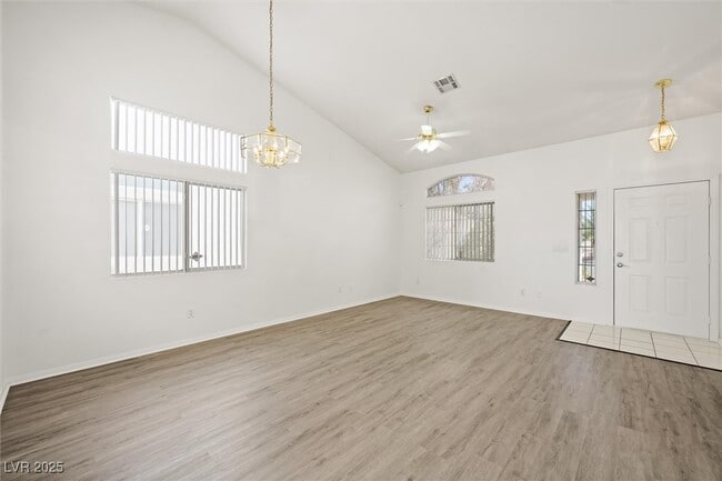 Building Photo - 3641 Yorba Linda Dr