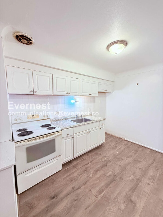 Photo - 15601 Schoolcraft Rd Unidad 8