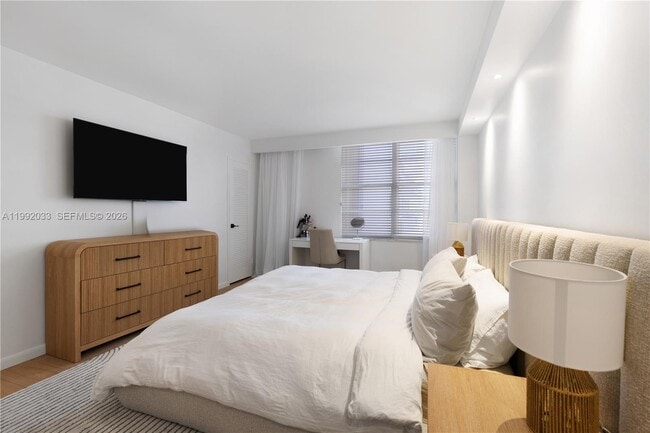 Photo - 5161 Collins Ave Unit 410