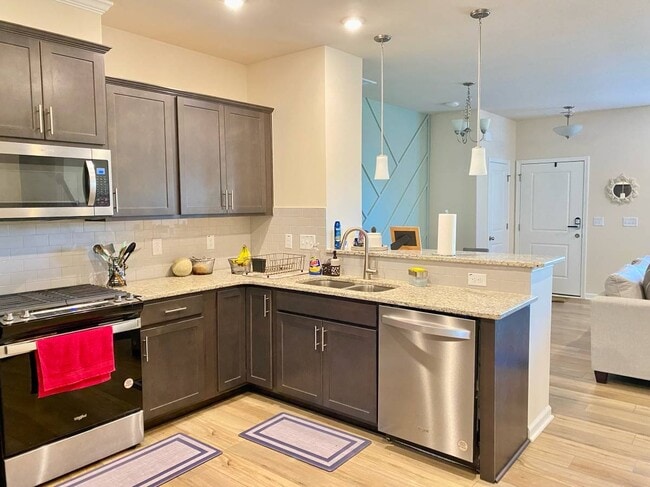 Photo - 1230 University Ct