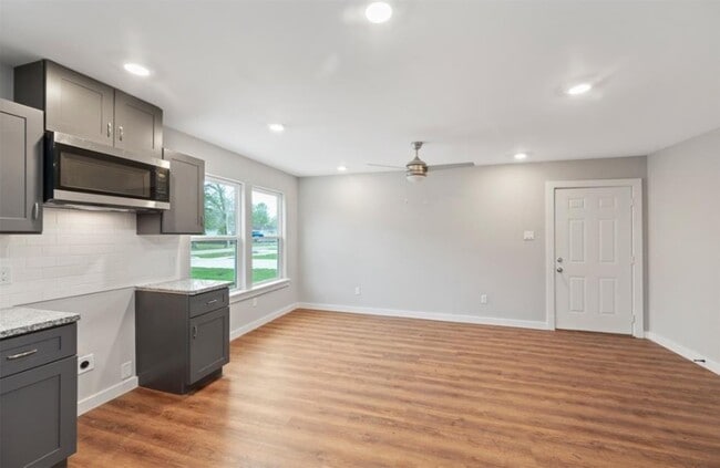 Photo - 8120 Laura Koppe Rd