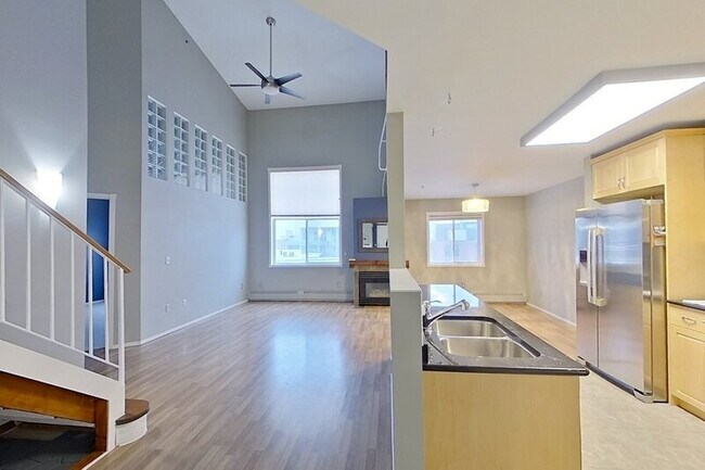 Photo - 10331-106 106 St