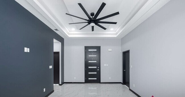 Photo - 10403 N 32nd Ln