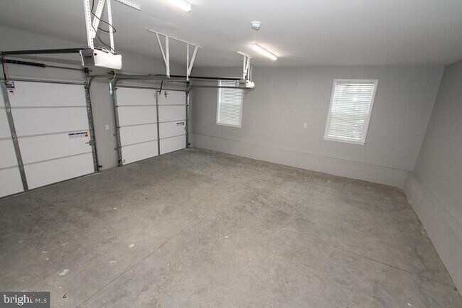 Photo - 8 Conover Ln