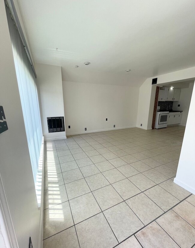 Photo - 29518 Joy Rd Unidad 29518 Joy A