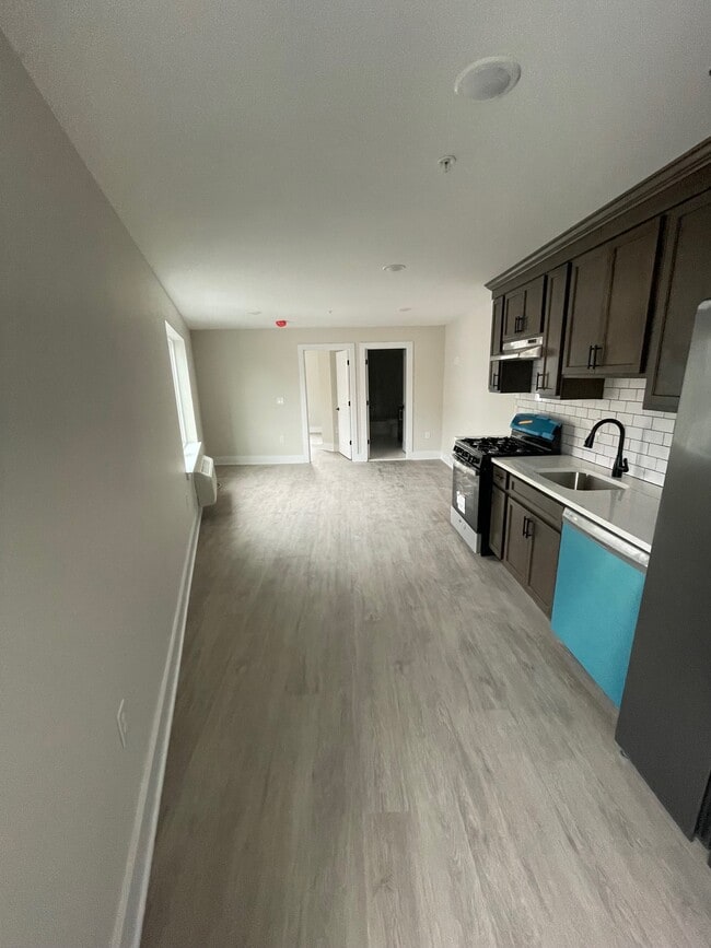 Building Photo - 520 Ferry St Unit 202